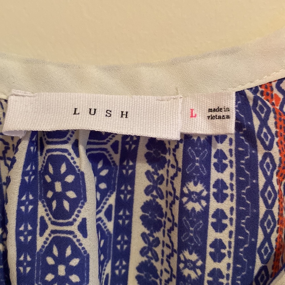 LUSH SLEEVELESS TOP - Picture 3 of 3